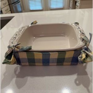 Longaberger dish with heat protector